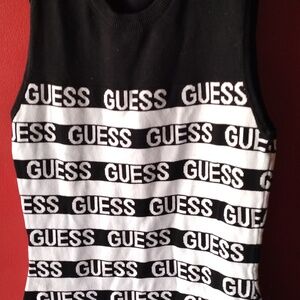 Woman Guess dress size medium  black and white pattern